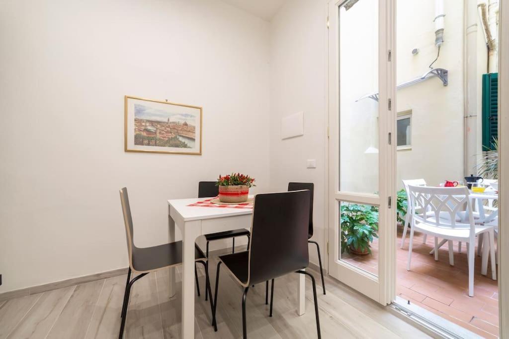 Casa Lorenzo With A Quiet Tiny Patio Apartamento Florencia